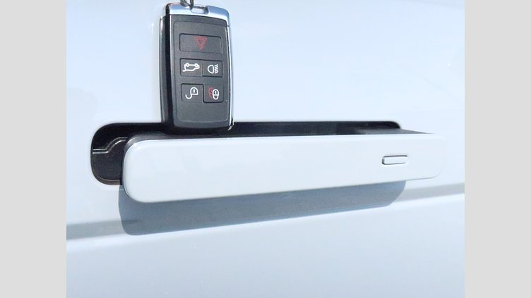 2023 認定中古車 Land Rover Range Rover Evoque アロイオスグレイ D200マイルドハイブリッド（ディーゼル） スタンダードホイールベース S