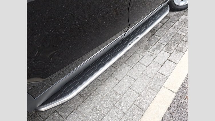 2017 認定中古車 Land Rover Discovery Sport Santorini Black 2.0 litre Si4 Petrol 7ジャーニースペシャルエディション