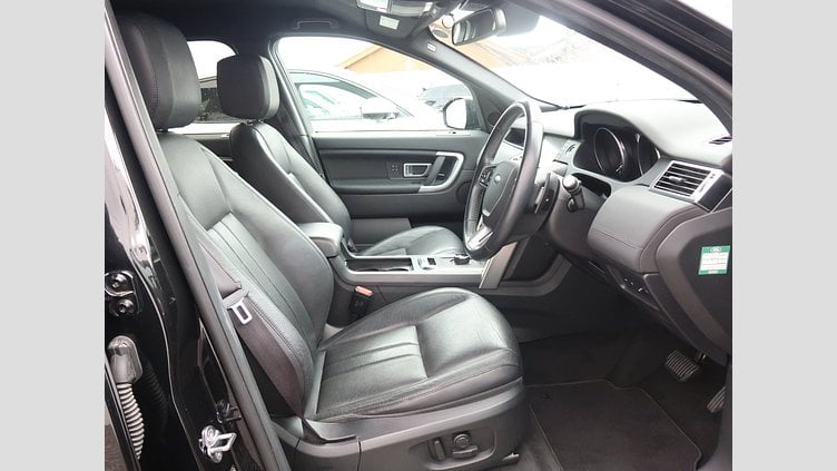 2017 認定中古車 Land Rover Discovery Sport Santorini Black 2.0 litre Si4 Petrol 7ジャーニースペシャルエディション