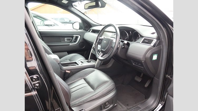 2017 認定中古車 Land Rover Discovery Sport Santorini Black 2.0 litre Si4 Petrol 7ジャーニースペシャルエディション