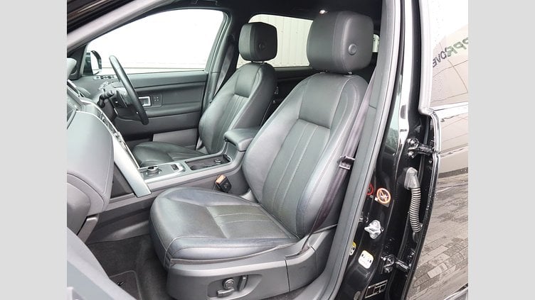 2017 認定中古車 Land Rover Discovery Sport Santorini Black 2.0 litre Si4 Petrol 7ジャーニースペシャルエディション
