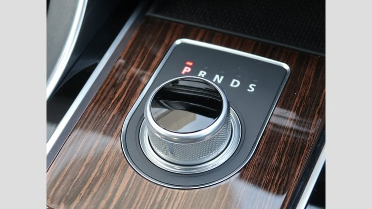 2015 認定中古車 Jaguar XE Santorini Black 20ｄ R-Spot