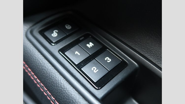 2015 認定中古車 Jaguar XE Santorini Black 20ｄ R-Spot