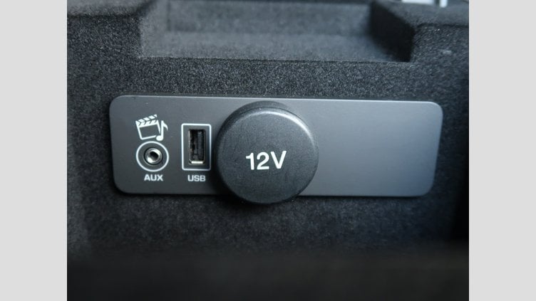 2015 認定中古車 Jaguar XE Santorini Black 20ｄ R-Spot