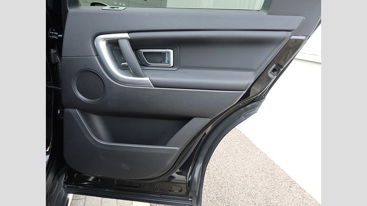 2017 認定中古車 Land Rover Discovery Sport Santorini Black 2.0 litre Si4 Petrol 7ジャーニースペシャルエディション