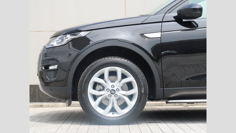 2017 認定中古車 Land Rover Discovery Sport Santorini Black 2.0 litre Si4 Petrol 7ジャーニースペシャルエディション