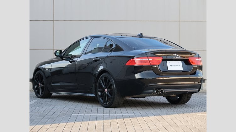 2015 認定中古車 Jaguar XE Santorini Black 20ｄ R-Spot