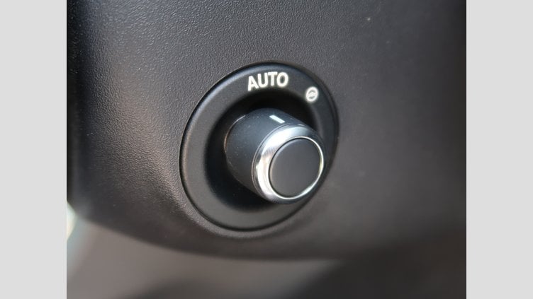 2015 認定中古車 Jaguar XE Santorini Black 20ｄ R-Spot