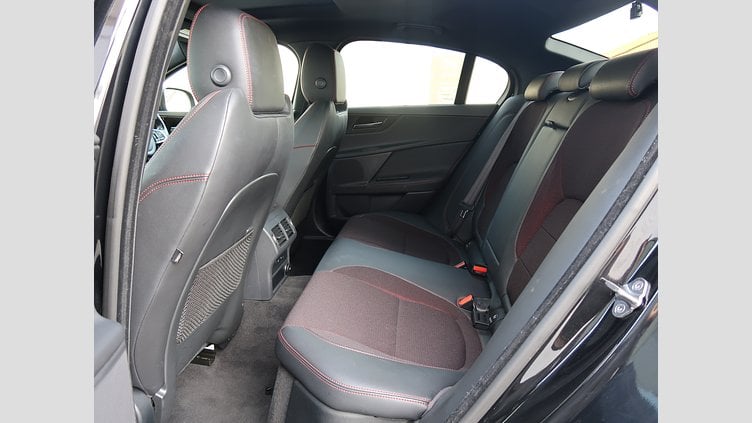2015 認定中古車 Jaguar XE Santorini Black 20ｄ R-Spot