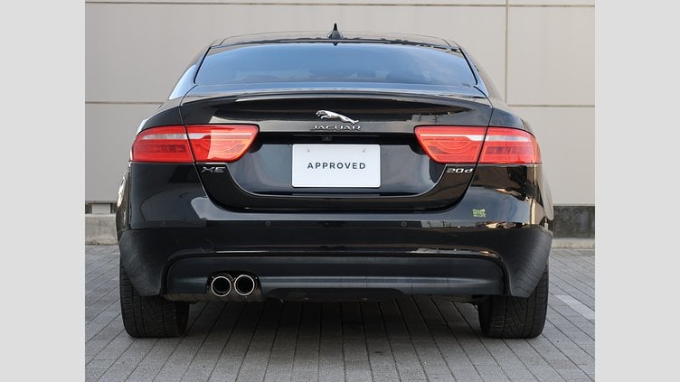 2015 認定中古車 Jaguar XE Santorini Black 20ｄ R-Spot