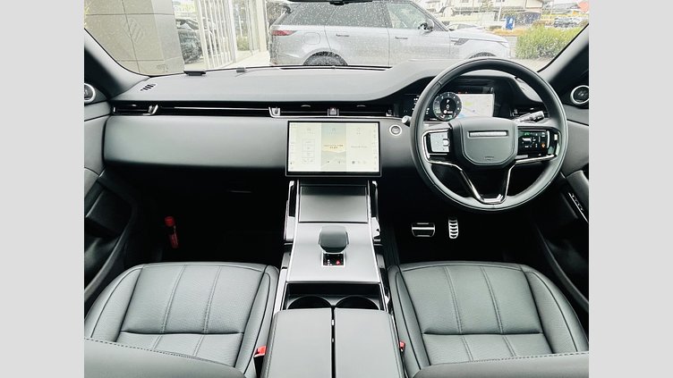 2024 認定中古車 Land Rover Range Rover Evoque Yulong White パノラミックルーフ 全席シートヒーター メリディアンサウンド ステアリングヒーター パワーテールゲート ヘッドアップディスプレイ アップルカープレイ/アンドロイドオート 置くだけ充電器 コールドクライメイトコンビニエンスパック ダイナミックHSE1.5L P300ePHEV 4WD 