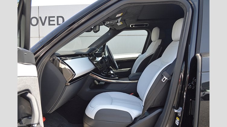 2023 認定中古車 Land Rover Range Rover Sport Santorini Black 3.0リッター6気筒300PSターボチャージドディーゼルMHEV（オートマチック）
 Autobiography 300PS Auto