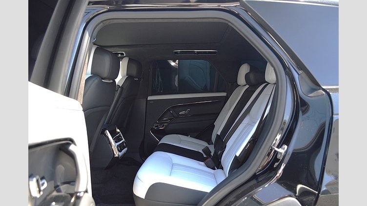 2023 認定中古車 Land Rover Range Rover Sport Santorini Black 3.0リッター6気筒300PSターボチャージドディーゼルMHEV（オートマチック）
 Autobiography 300PS Auto