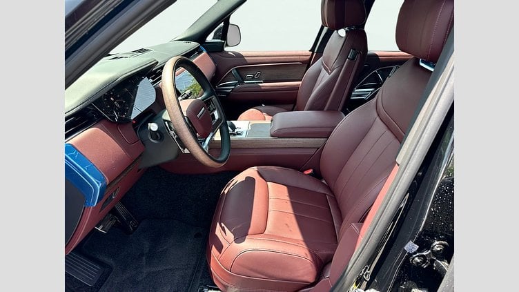 2024 Approved Land Rover Range Rover Santorini Black Адаптивний круїз контроль для бездоріжжя (ATPC Pro)
Активний диференціал керований електронікою з системою розподілення крутного моменту TVBB



 Autobiography