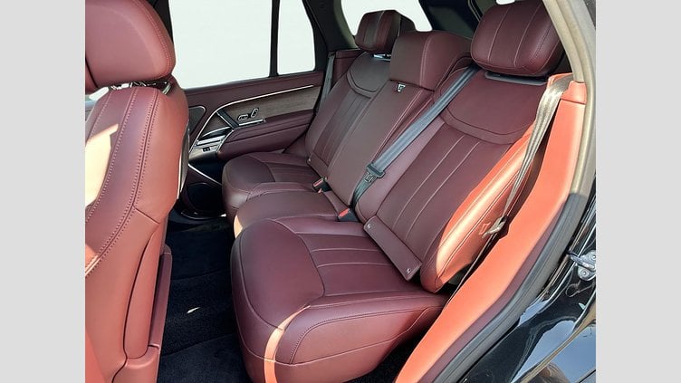 2024 Approved Land Rover Range Rover Santorini Black Адаптивний круїз контроль для бездоріжжя (ATPC Pro)
Активний диференціал керований електронікою з системою розподілення крутного моменту TVBB



 Autobiography
