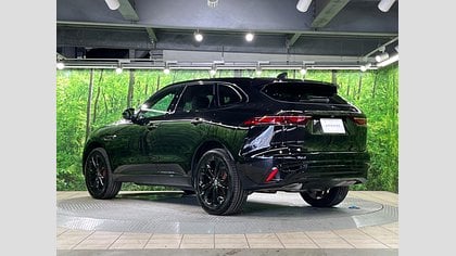 F-Pace 1
