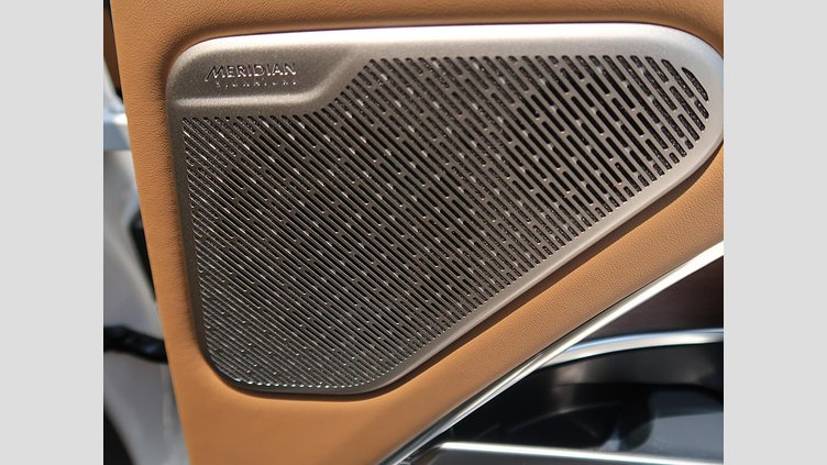 2024 認定中古車 Land Rover Range Rover Ostuni Pearl White (Hable para conocer la disponibilidad) D300 AWD MHEV（AT） AUTOBIOGRAPHY SWB