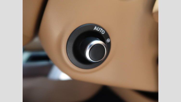 2024 認定中古車 Land Rover Range Rover Ostuni Pearl White (Hable para conocer la disponibilidad) D300 AWD MHEV（AT） AUTOBIOGRAPHY SWB