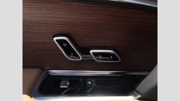 2024 認定中古車 Land Rover Range Rover Ostuni Pearl White (Hable para conocer la disponibilidad) D300 AWD MHEV（AT） AUTOBIOGRAPHY SWB