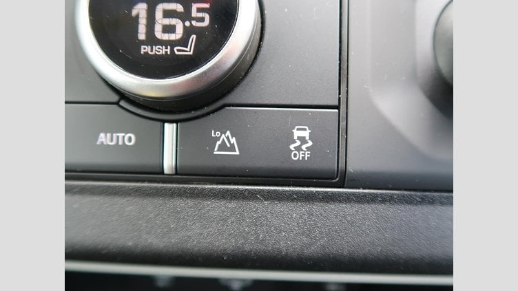 2023 認定中古車 Land Rover Defender 110 サントリーニブラック(メタリック) D300 S