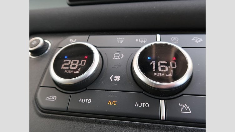 2023 認定中古車 Land Rover Defender 110 サントリーニブラック(メタリック) D300 S