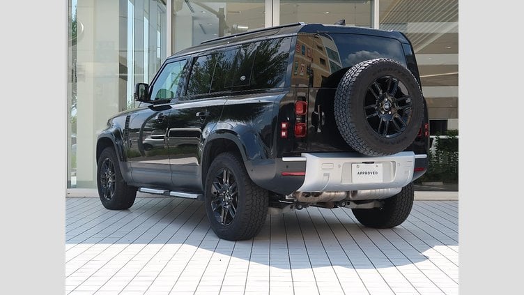 2023 認定中古車 Land Rover Defender 110 サントリーニブラック(メタリック) D300 S