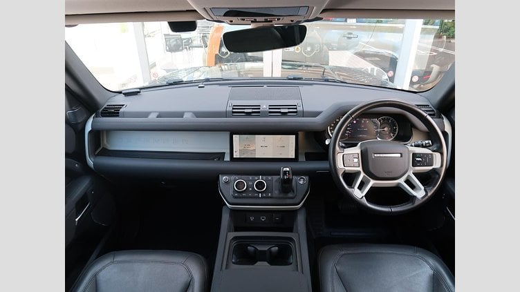 2023 認定中古車 Land Rover Defender 110 サントリーニブラック(メタリック) D300 S