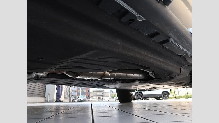 2023 認定中古車 Land Rover Defender 110 サントリーニブラック(メタリック) D300 S