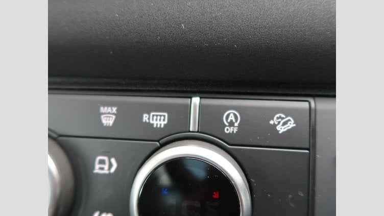 2023 認定中古車 Land Rover Defender 110 サントリーニブラック(メタリック) D300 S