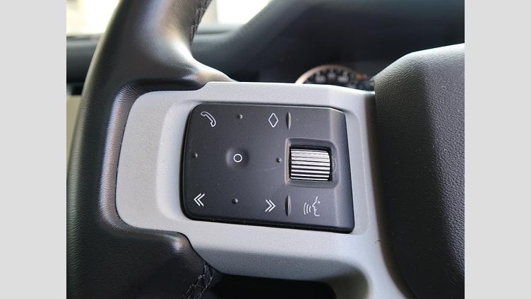 2023 認定中古車 Land Rover Defender 110 サントリーニブラック(メタリック) D300 S