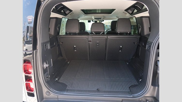 2023 認定中古車 Land Rover Defender 110 サントリーニブラック(メタリック) D300 S