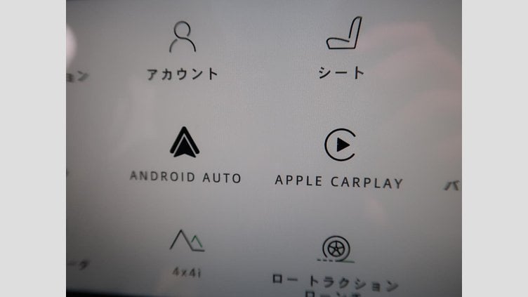 2023 認定中古車 Land Rover Defender 110 サントリーニブラック(メタリック) D300 S