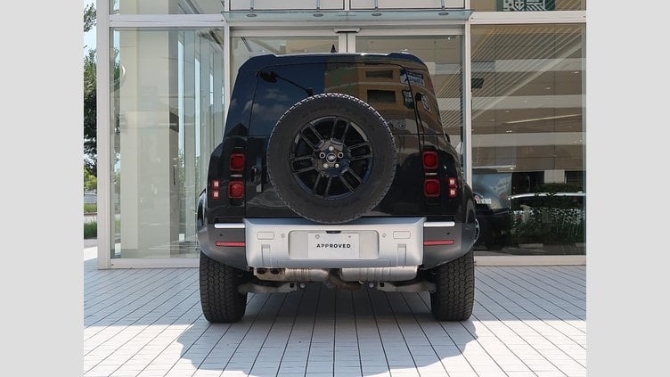 2023 認定中古車 Land Rover Defender 110 サントリーニブラック(メタリック) D300 S