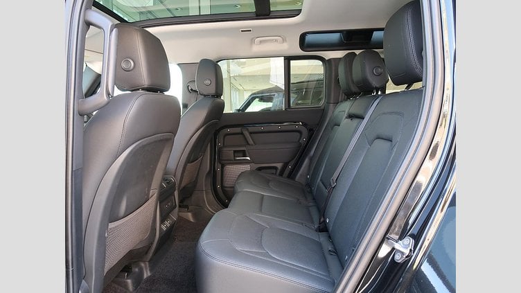 2023 認定中古車 Land Rover Defender 110 サントリーニブラック(メタリック) D300 S