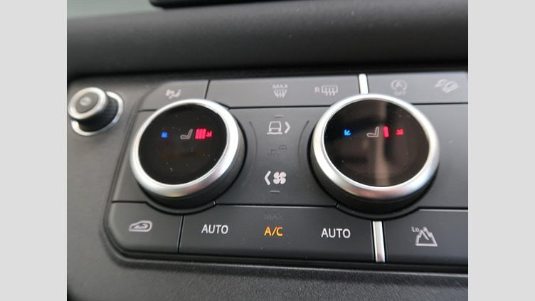 2023 認定中古車 Land Rover Defender 110 サントリーニブラック(メタリック) D300 S