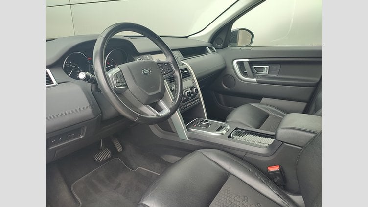 2019 JAZDENÉ VOZIDLÁ Land Rover Discovery Sport Fuji White 4x4 2.0L TD4 SE AT
