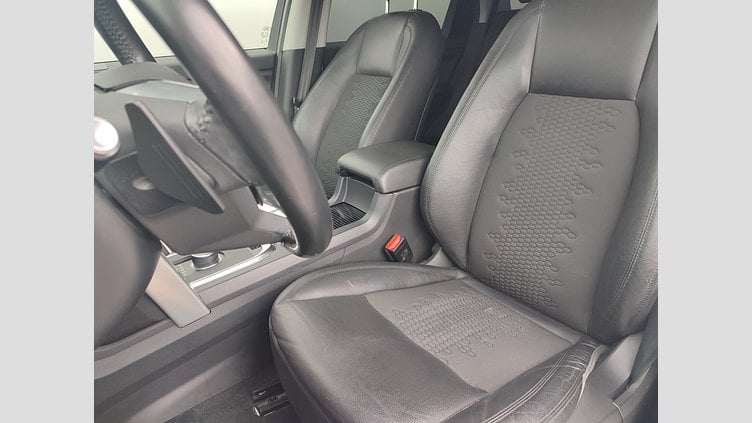 2019 JAZDENÉ VOZIDLÁ Land Rover Discovery Sport Fuji White 4x4 2.0L TD4 SE AT