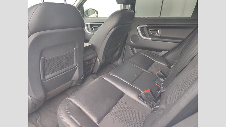 2019 JAZDENÉ VOZIDLÁ Land Rover Discovery Sport Fuji White 4x4 2.0L TD4 SE AT