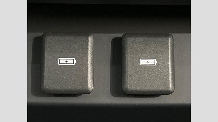 2023 認定中古車 Land Rover Defender 110 Pangea Green 4WD １１０Ｓ Ｄ３００