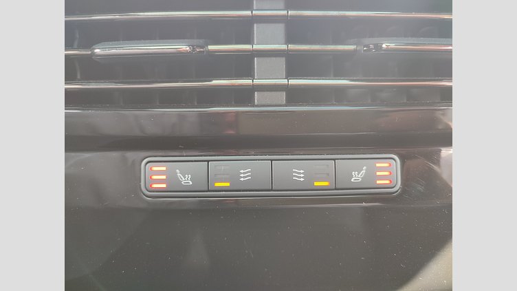 2023 Approved/Jazdené Land Rover Range Rover Sport Fuji White 4x4 3.0 I6 D300 MHEV SE AWD A/T