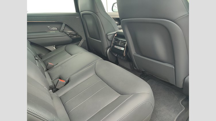 2023 Approved/Jazdené Land Rover Range Rover Sport Fuji White 4x4 3.0 I6 D300 MHEV SE AWD A/T