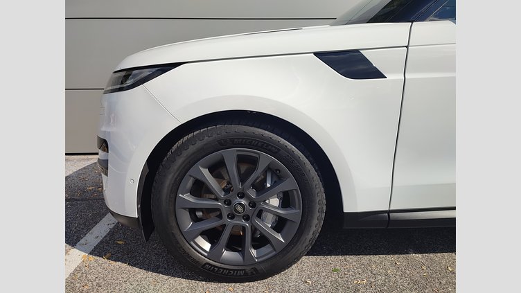 2023 Approved/Jazdené Land Rover Range Rover Sport Fuji White 4x4 3.0 I6 D300 MHEV SE AWD A/T