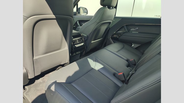2023 Approved/Jazdené Land Rover Range Rover Sport Fuji White 4x4 3.0 I6 D300 MHEV SE AWD A/T