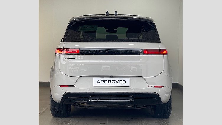 2024 Approved Land Rover Range Rover Sport Borasco Grey Engine: 3.0-litre inline-six turbodiesel with mild-hybrid technology.
Power: 258 kW (approximately 345–350 hp).
Torque: 700 Nm.
Acceleration (0–100 km/h): 5.9 seconds.
Top speed: 234 km/h.
Transmission: 8-speed automatic. RANGE ROVER SPORT 3.0D DYNAMIC