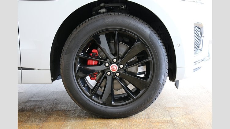 2021 認定中古車 Jaguar F-Pace ユーロンホワイト 2.0P R-DYNAMIC SE