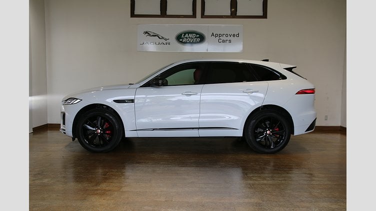 2021 認定中古車 Jaguar F-Pace ユーロンホワイト 2.0P R-DYNAMIC SE