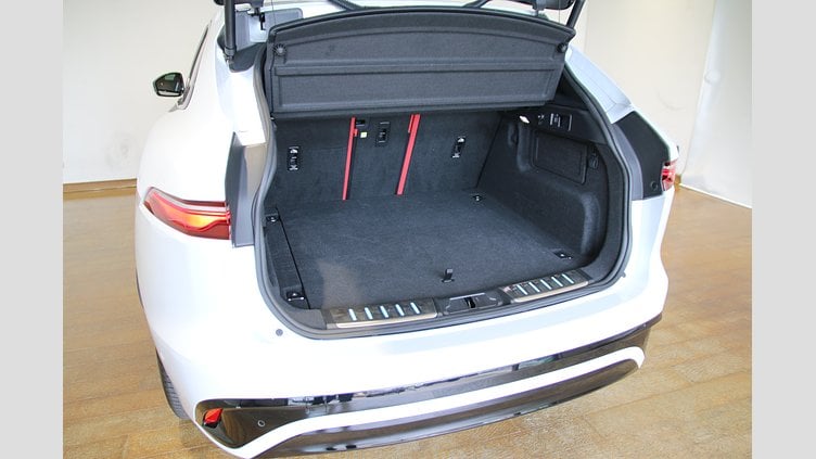 2021 認定中古車 Jaguar F-Pace ユーロンホワイト 2.0P R-DYNAMIC SE