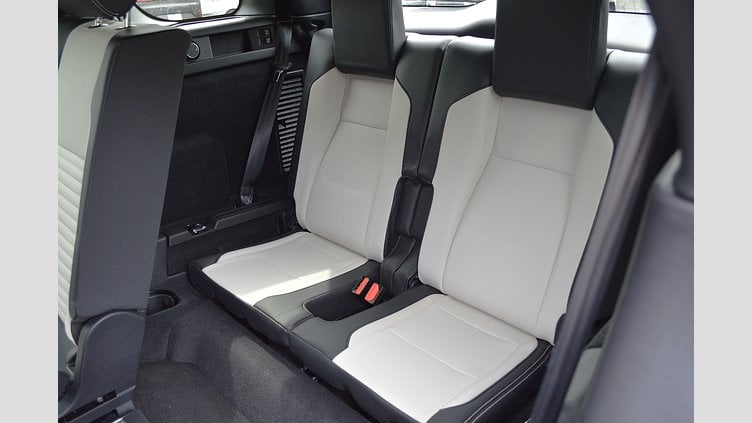 2024 認定中古車 Land Rover Discovery Sport ヴァレジネブルー AWD D200 DYNAMIC SE  5+2