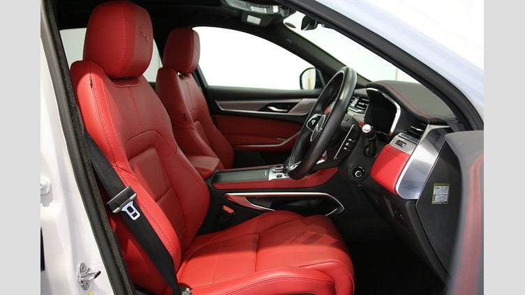2021 認定中古車 Jaguar F-Pace ユーロンホワイト 2.0P R-DYNAMIC SE