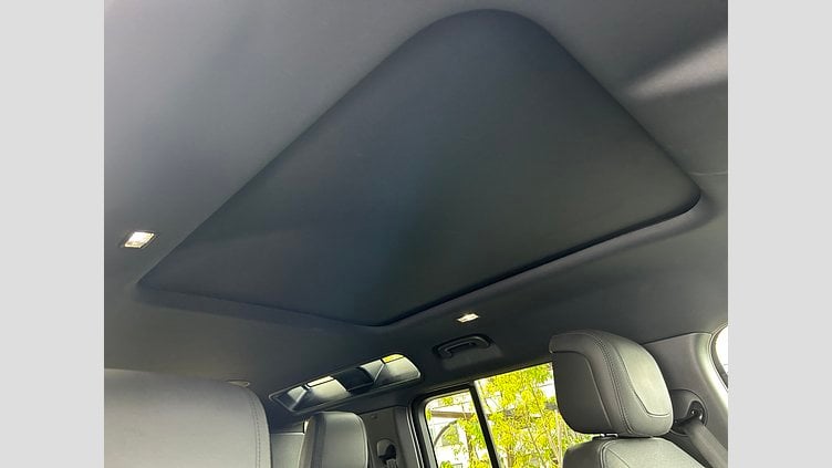 2024 認定中古車 Land Rover Defender 110 Santorini Black 525P V8 V8